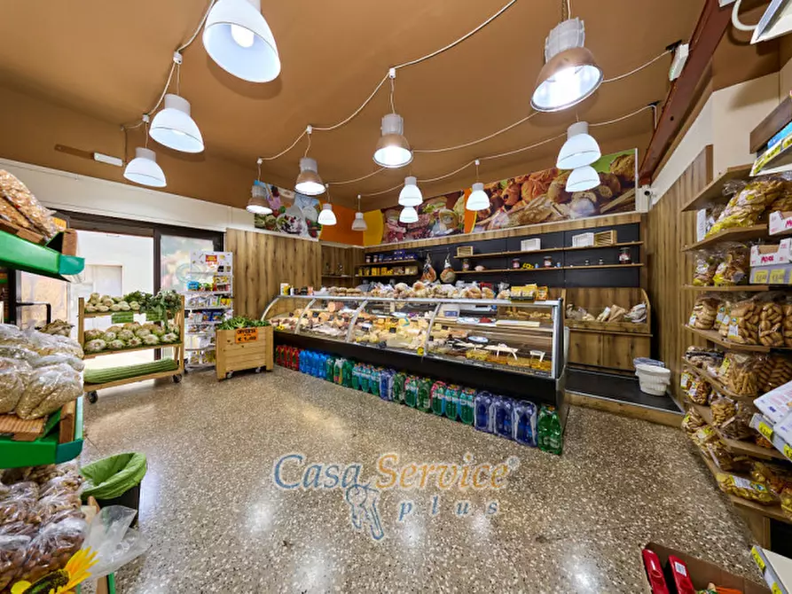 Immagine 6 di Negozio in vendita  in Via Torino a Tuglie