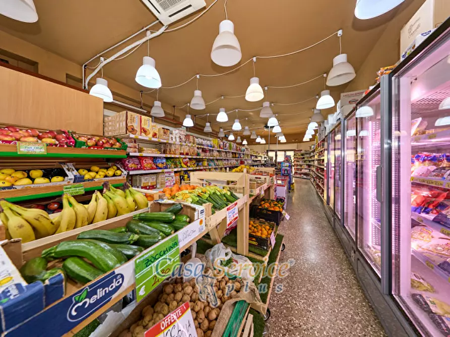 Immagine 9 di Negozio in vendita  in Via Torino a Tuglie