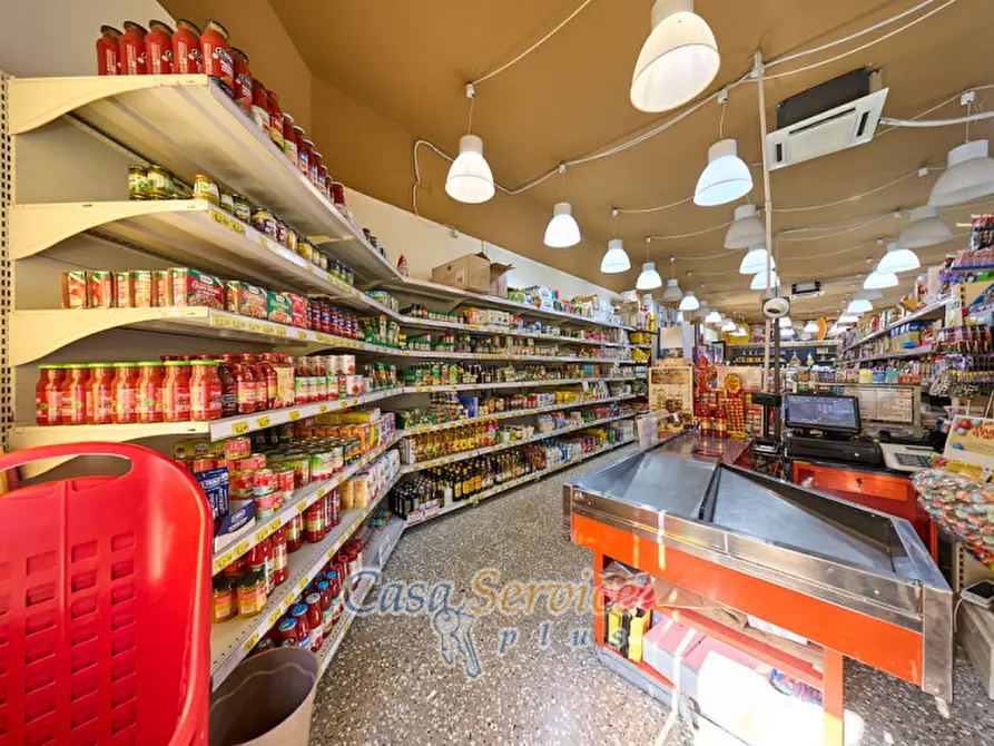 Immagine 13 di Negozio in vendita  in Via Torino a Tuglie