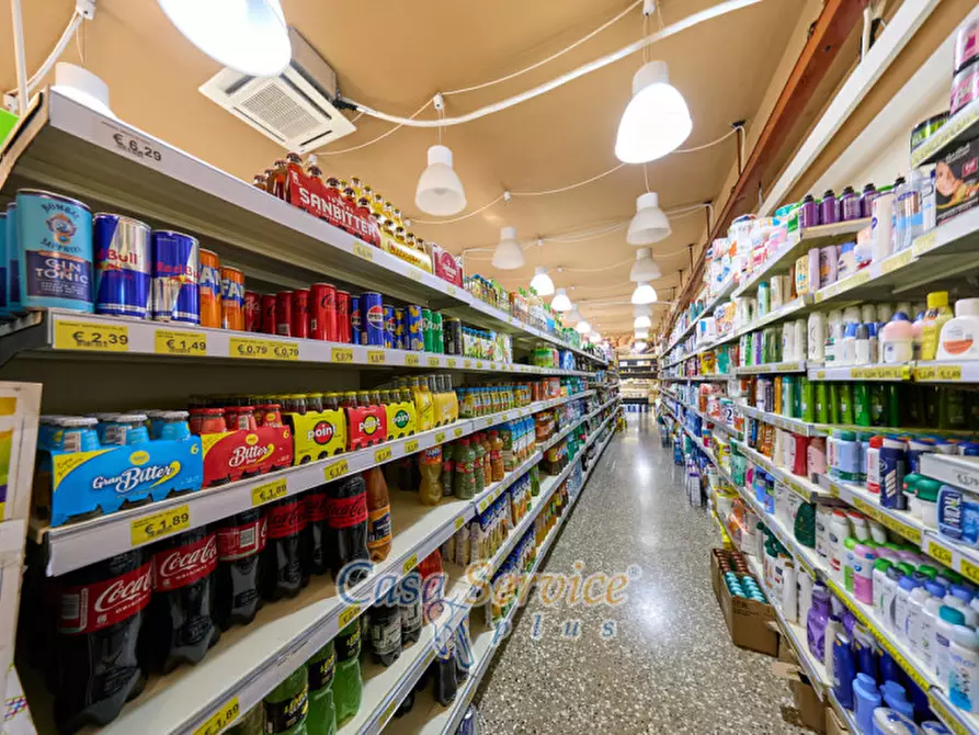 Immagine 15 di Negozio in vendita  in Via Torino a Tuglie