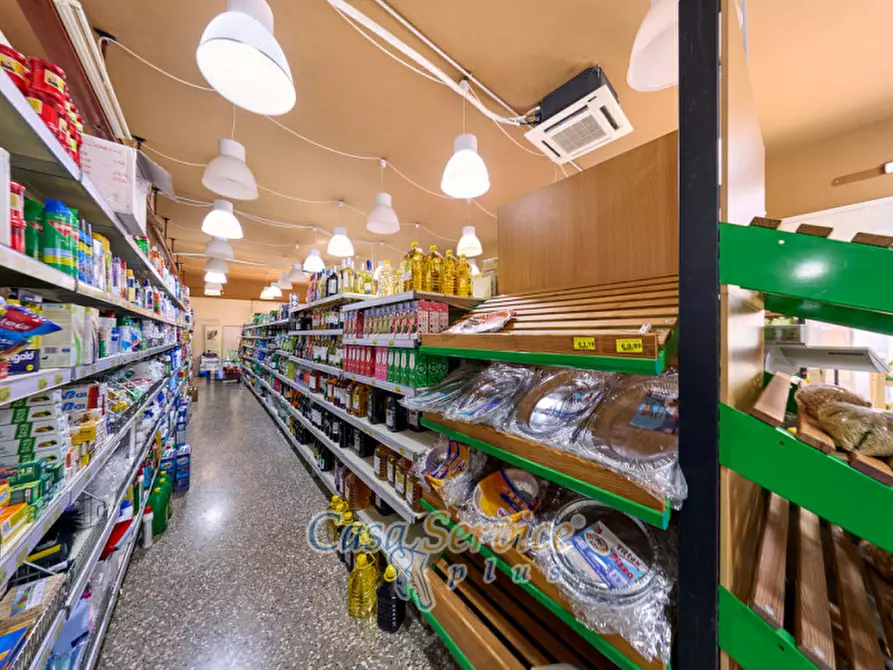 Immagine 16 di Negozio in vendita  in Via Torino a Tuglie