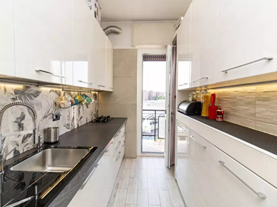 Immagine 11 di Appartamento in vendita  a Cologno Monzese