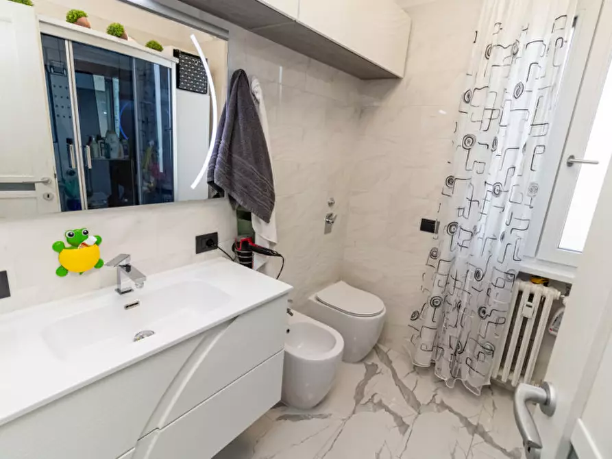 Immagine 18 di Appartamento in vendita  a Cologno Monzese