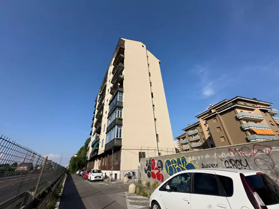 Immagine 35 di Appartamento in vendita  a Cologno Monzese