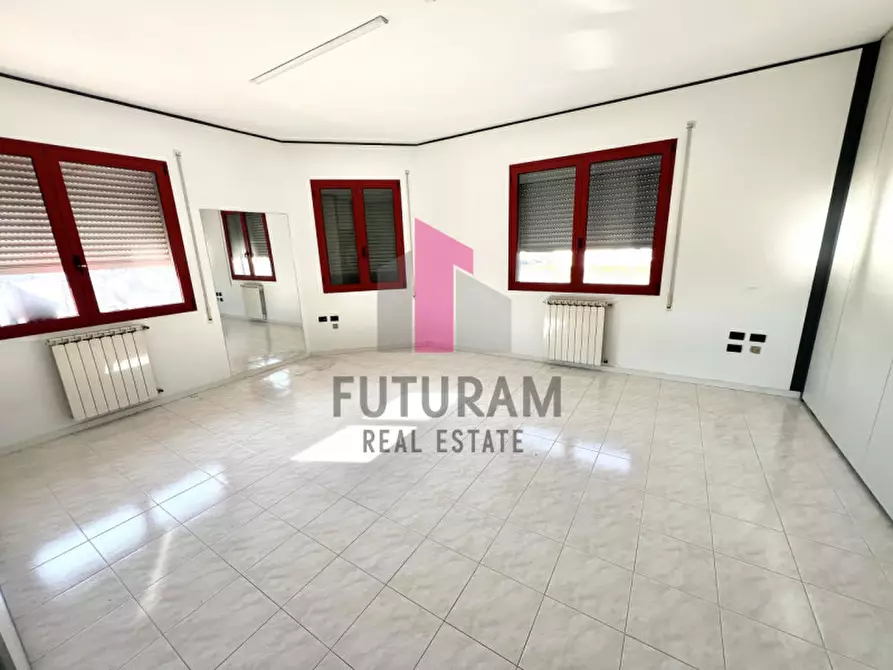 Immagine 6 di Ufficio in affitto  in via santa maria a Sarcedo