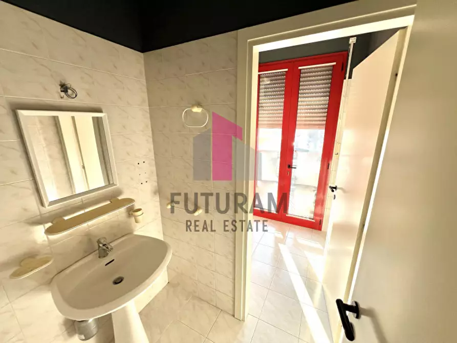 Immagine 13 di Ufficio in affitto  in via santa maria a Sarcedo