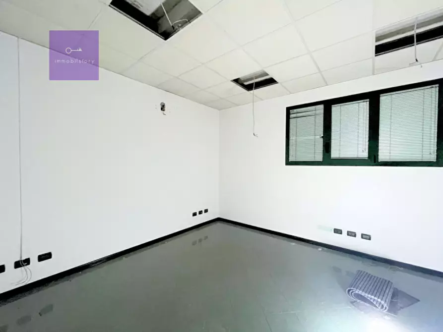 Immagine 1 di Magazzino in vendita  a Pernumia