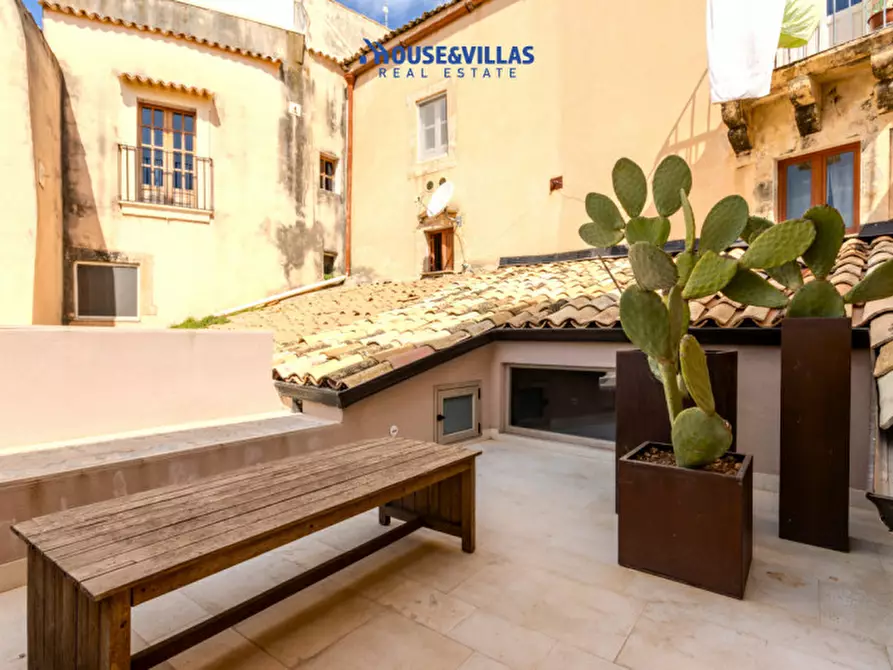 Immagine 20 di Casa indipendente in vendita  in via fratelli ragusa a Noto