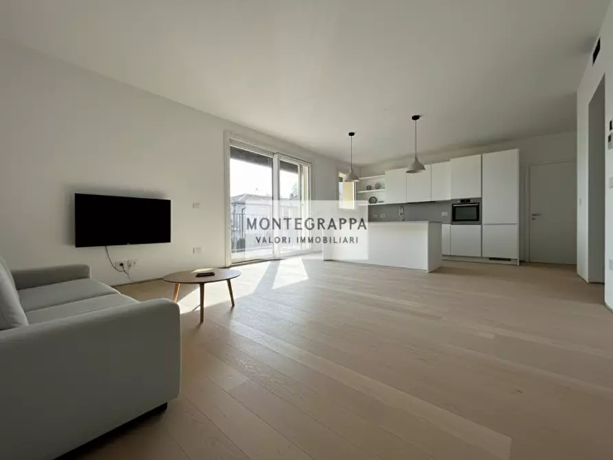 Immagine 1 di Appartamento in vendita  in Via degli Abeti a Castelfranco Veneto