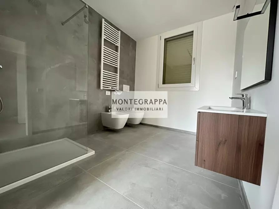 Immagine 4 di Appartamento in vendita  in Via degli Abeti a Castelfranco Veneto