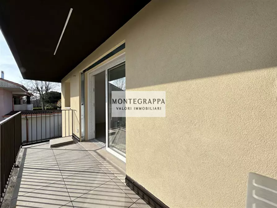 Immagine 22 di Appartamento in vendita  in Via degli Abeti a Castelfranco Veneto