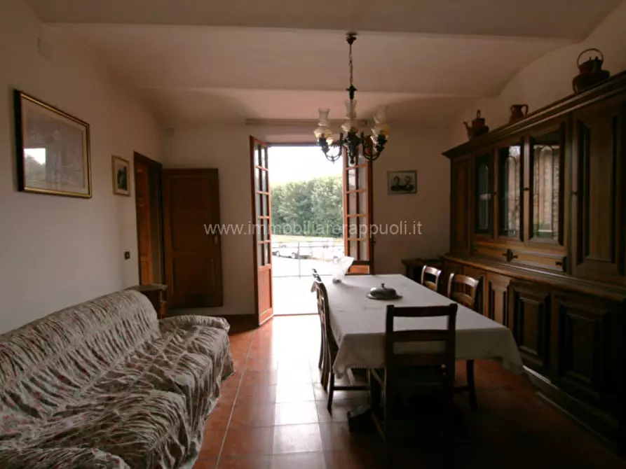 Immagine 3 di Villetta a schiera in vendita  a Sinalunga