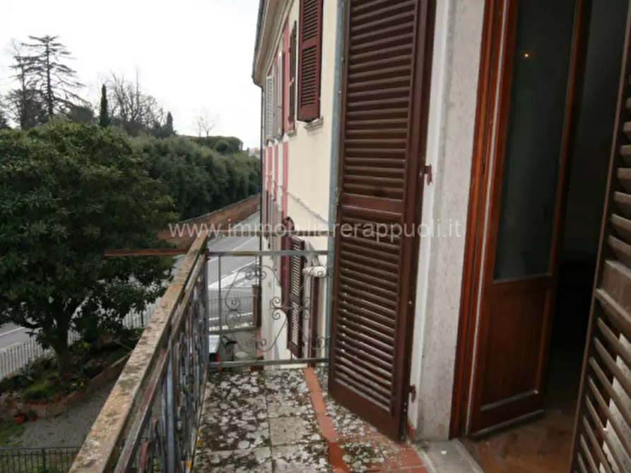 Immagine 15 di Villetta a schiera in vendita  a Sinalunga