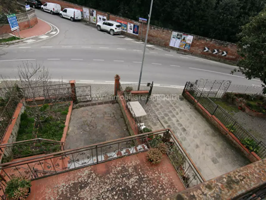 Immagine 16 di Villetta a schiera in vendita  a Sinalunga