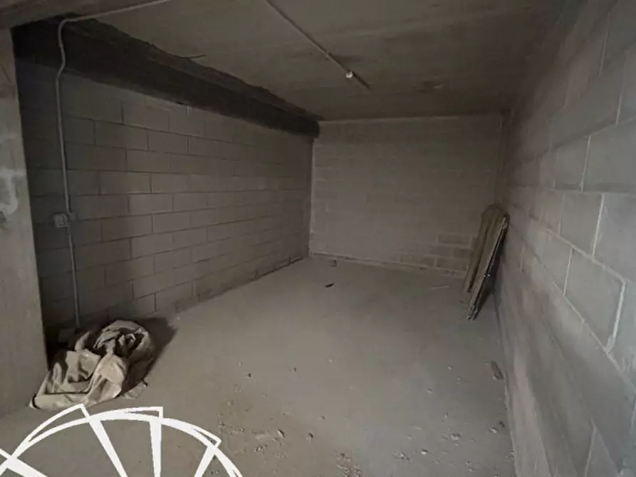 Immagine 1 di Garage in affitto  a Prato