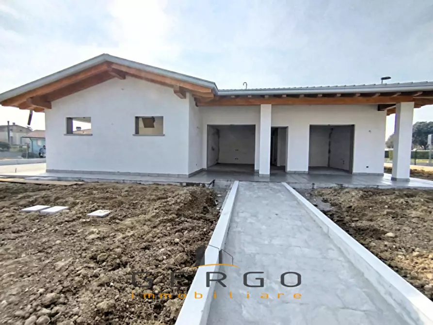 Immagine 1 di Casa indipendente in vendita  in Via Centrale a Azzano Decimo