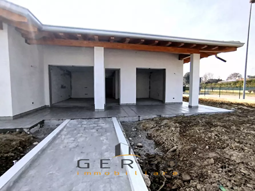 Immagine 2 di Casa indipendente in vendita  in Via Centrale a Azzano Decimo