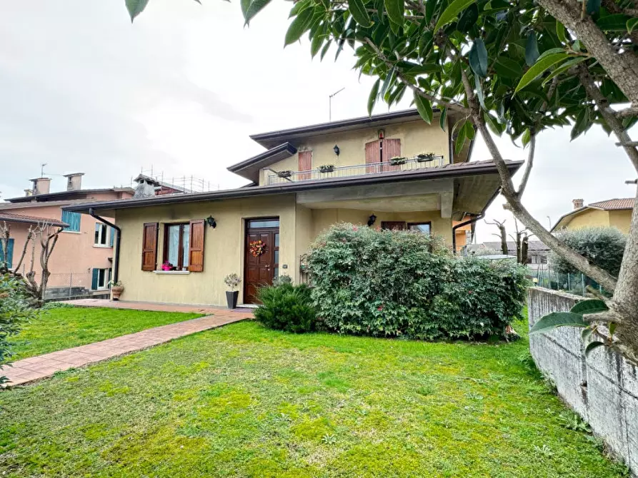 Immagine 3 di Villa in vendita  in VIA. VINCENZO BELLINI a Calvisano