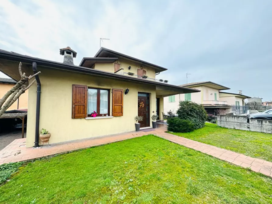 Immagine 4 di Villa in vendita  in VIA. VINCENZO BELLINI a Calvisano