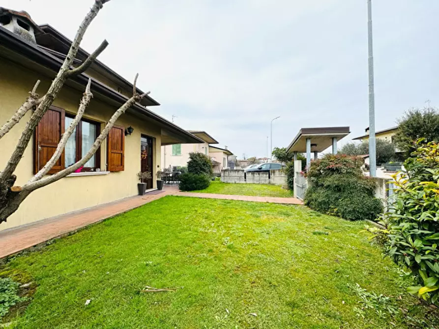 Immagine 9 di Villa in vendita  in VIA. VINCENZO BELLINI a Calvisano