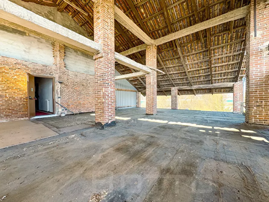 Immagine 38 di Hotel in vendita  in cascina americana a Balocco