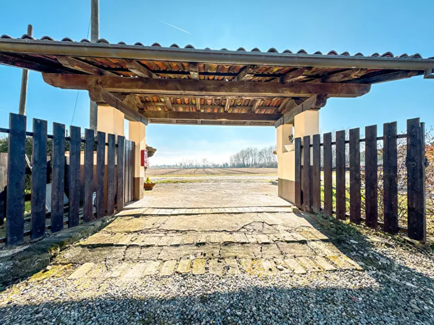 Immagine 39 di Hotel in vendita  in cascina americana a Balocco