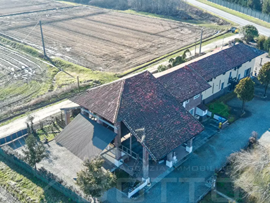 Immagine 49 di Hotel in vendita  in cascina americana a Balocco