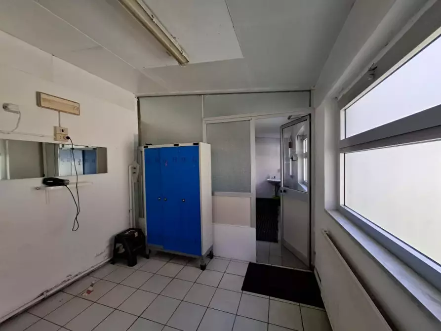 Immagine 16 di Attività commerciale in vendita  in Via Grondana, N. 14 a Piacenza