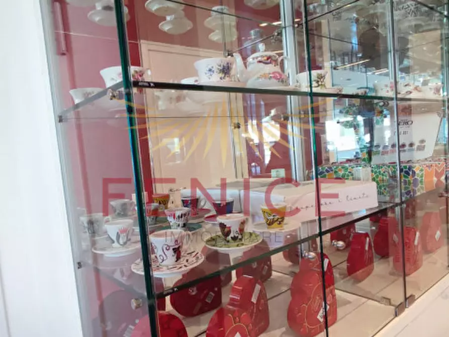 Immagine 21 di Attività commerciale in vendita  in VIA FELTRINA a Trevignano
