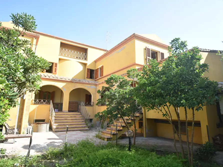 Immagine 11 di Villa in vendita  a Quartu Sant'elena