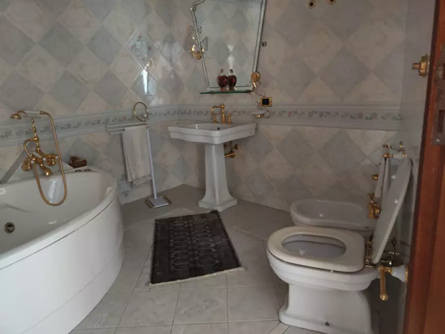 Immagine 75 di Villa in vendita  a Quartu Sant'elena