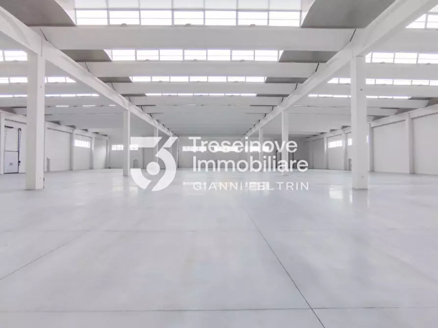 Immagine 1 di Capannone industriale in vendita  in Via Lombardia a Paese