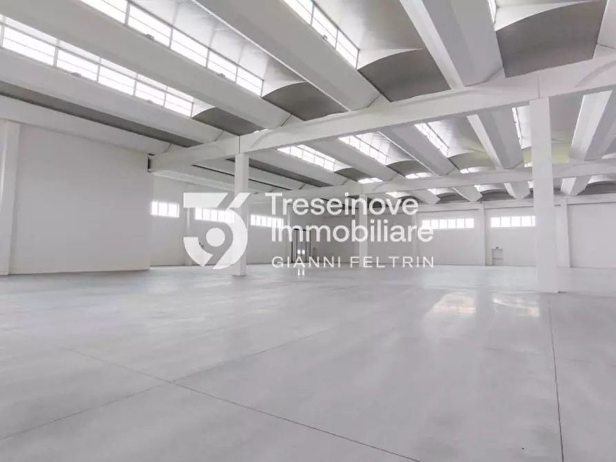 Immagine 2 di Capannone industriale in vendita  in Via Lombardia a Paese