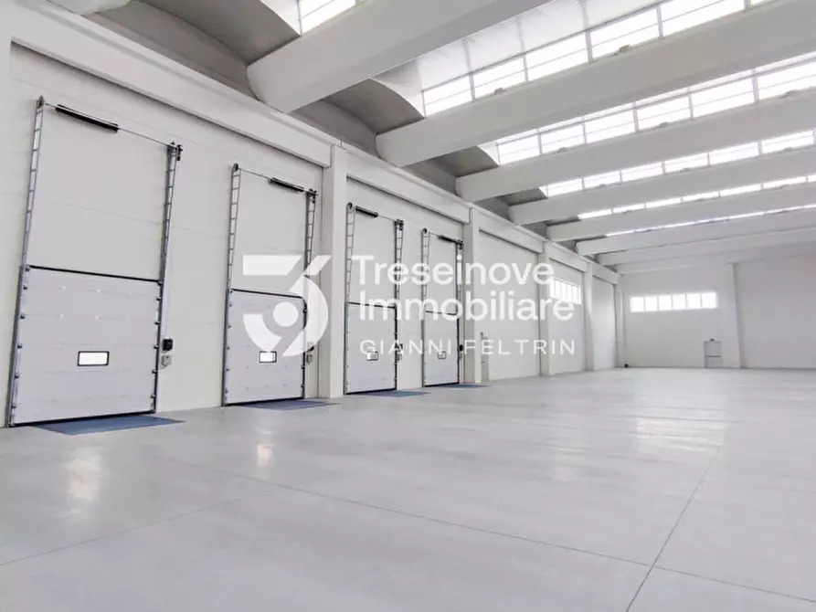 Immagine 10 di Capannone industriale in vendita  in Via Lombardia a Paese