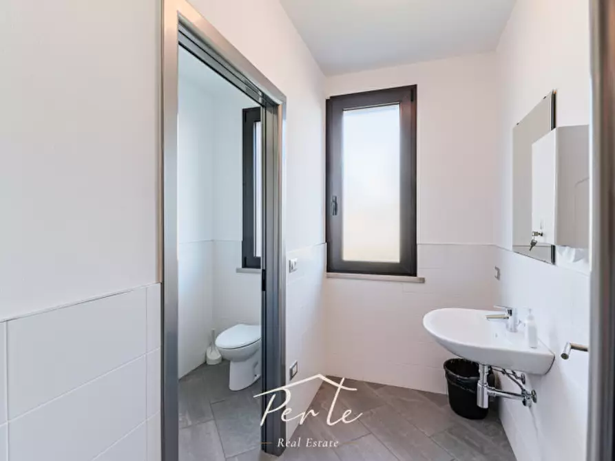 Immagine 31 di Ufficio in affitto  in via leonardi accordi a Castellucchio