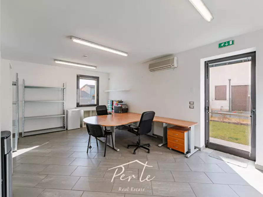 Immagine 32 di Ufficio in affitto  in via leonardi accordi a Castellucchio