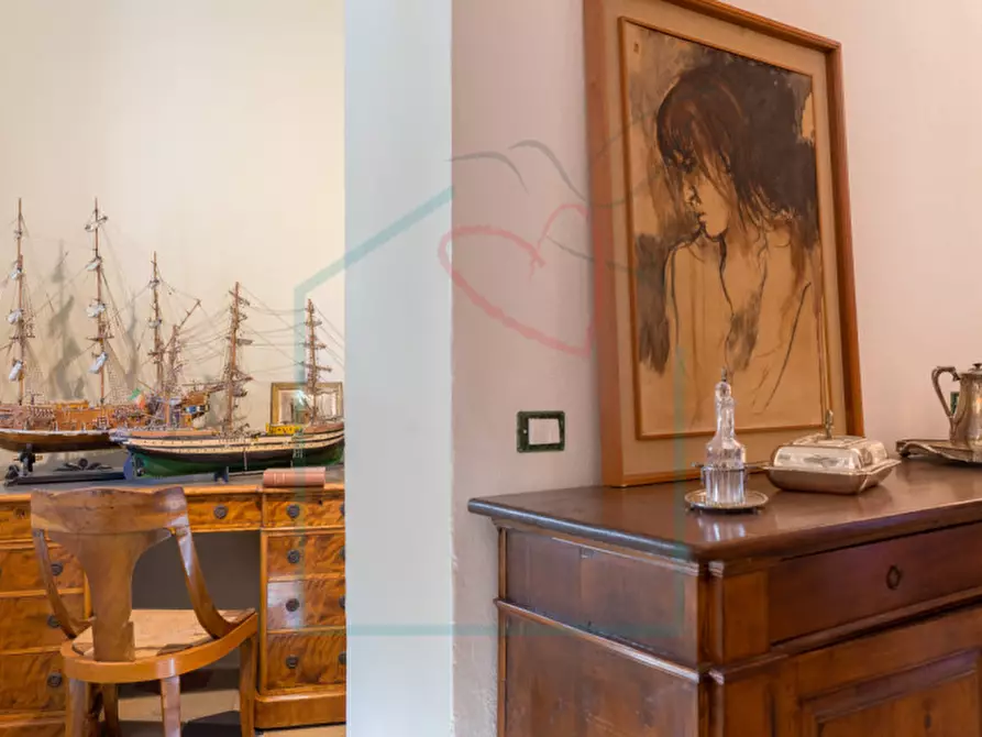 Immagine 10 di Appartamento in vendita  a Sarzana