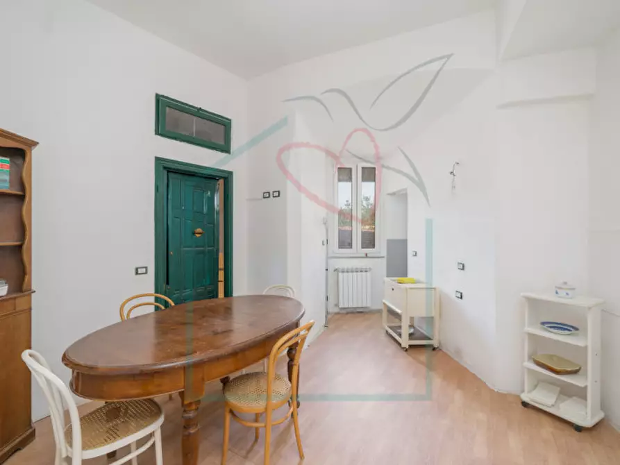 Immagine 13 di Appartamento in vendita  a Sarzana