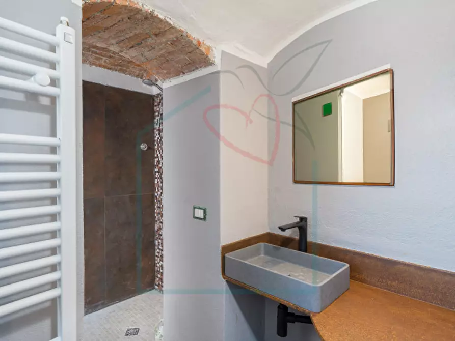 Immagine 16 di Appartamento in vendita  a Sarzana