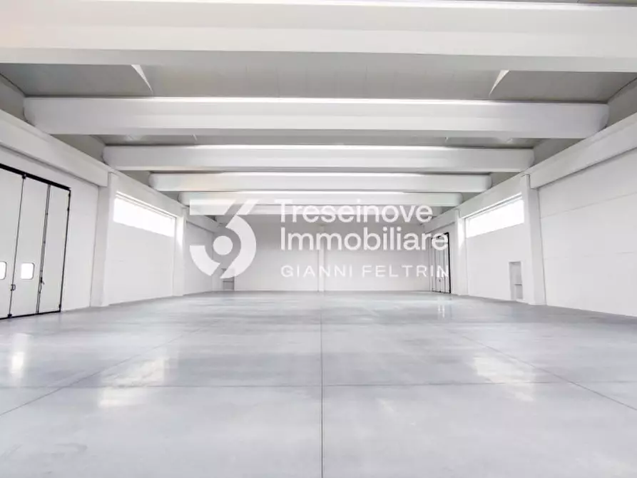 Immagine 1 di Capannone industriale in vendita  in Via Lombardia a Paese