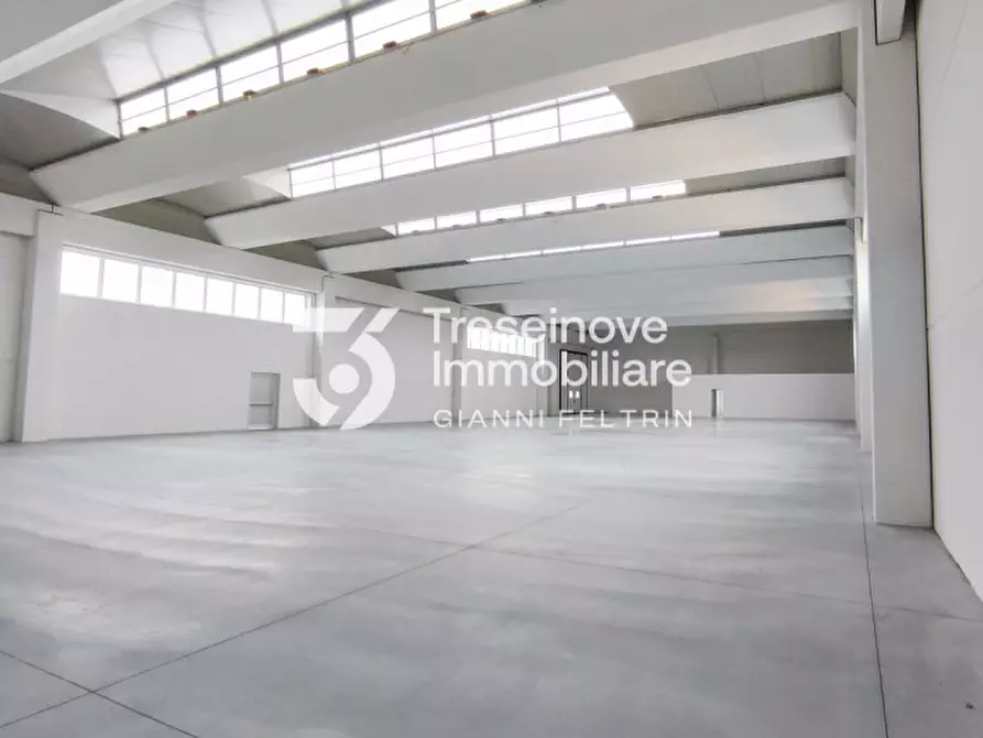 Immagine 2 di Capannone industriale in vendita  in Via Lombardia a Paese