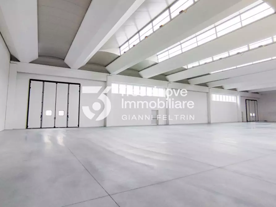 Immagine 3 di Capannone industriale in vendita  in Via Lombardia a Paese