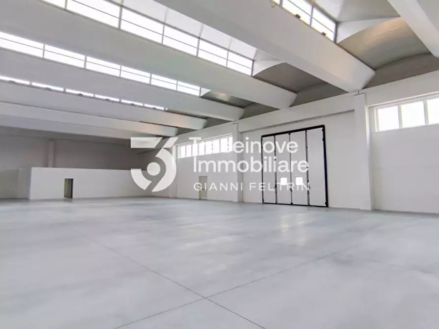 Immagine 5 di Capannone industriale in vendita  in Via Lombardia a Paese