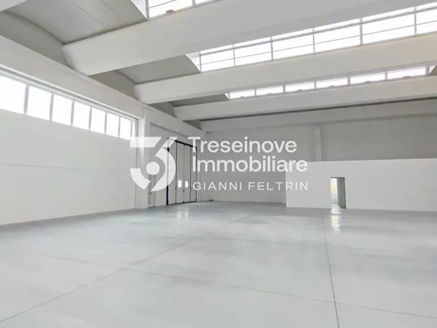 Immagine 8 di Capannone industriale in vendita  in Via Lombardia a Paese