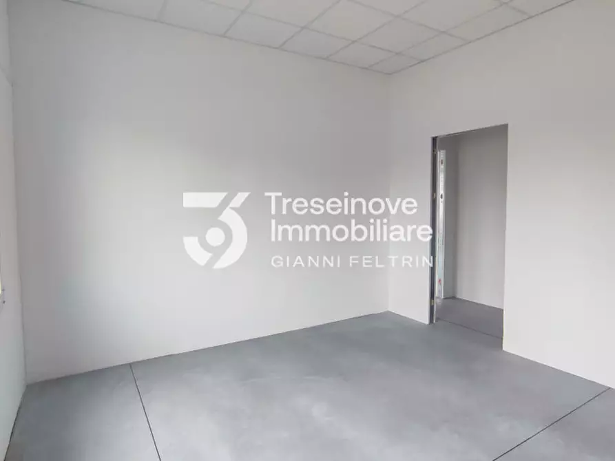 Immagine 12 di Capannone industriale in vendita  in Via Lombardia a Paese