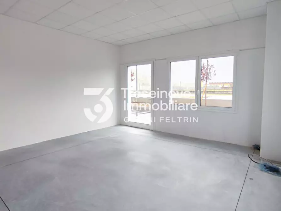 Immagine 13 di Capannone industriale in vendita  in Via Lombardia a Paese