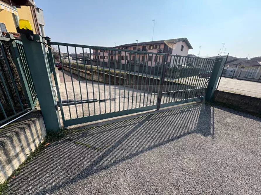 Immagine 30 di Appartamento in vendita  in via Silvio Mario Rozza n° 7 a Gambolo'