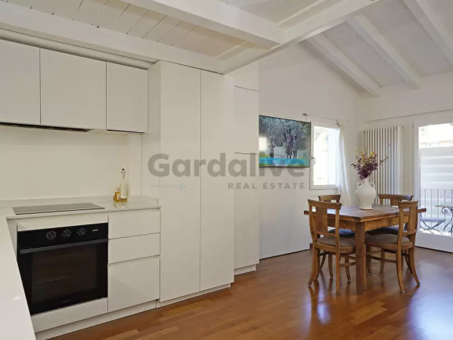 Immagine 2 di Appartamento in vendita  in Via Cavour a Toscolano-Maderno