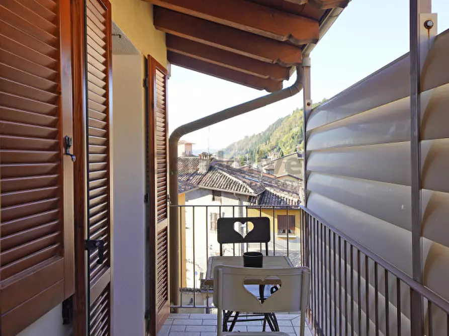 Immagine 4 di Appartamento in vendita  in Via Cavour a Toscolano-Maderno