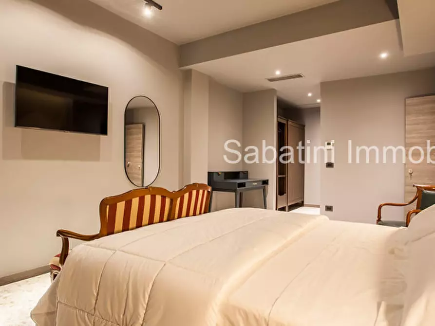 Immagine 12 di Appartamento in vendita  in Via Fiume, 15 a Pescara